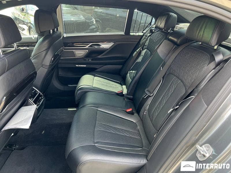 2016 BMW 740 — Miniatură 24