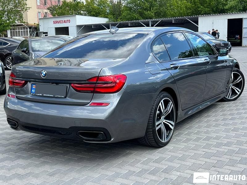 2016 BMW 740 — Miniatură 2