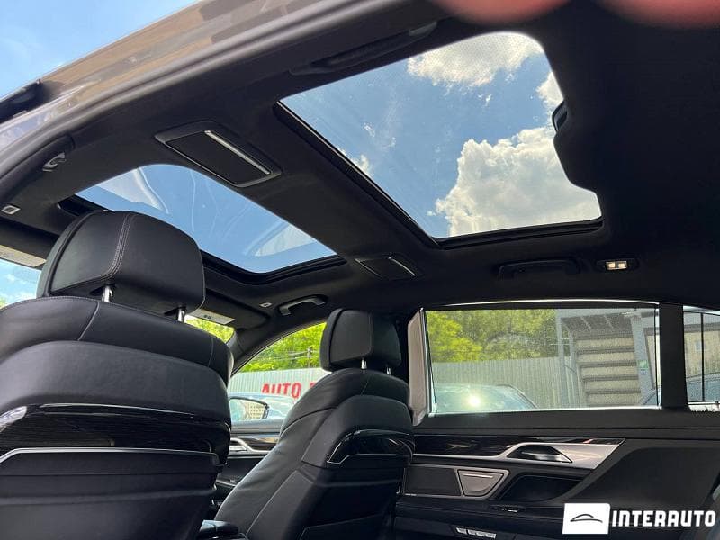 2016 BMW 740 — Miniatură 21