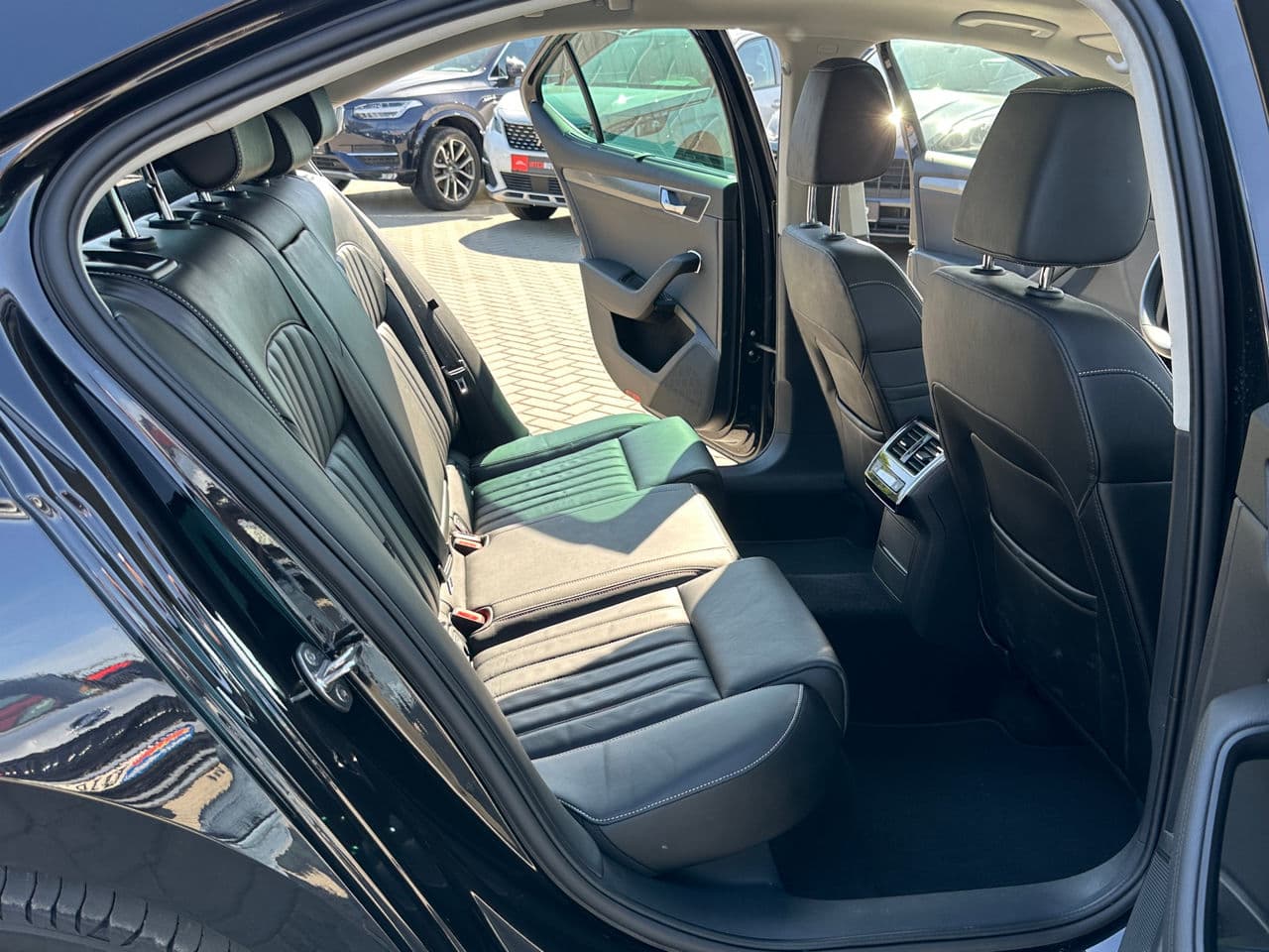 2022 Skoda Superb — Miniatură 17