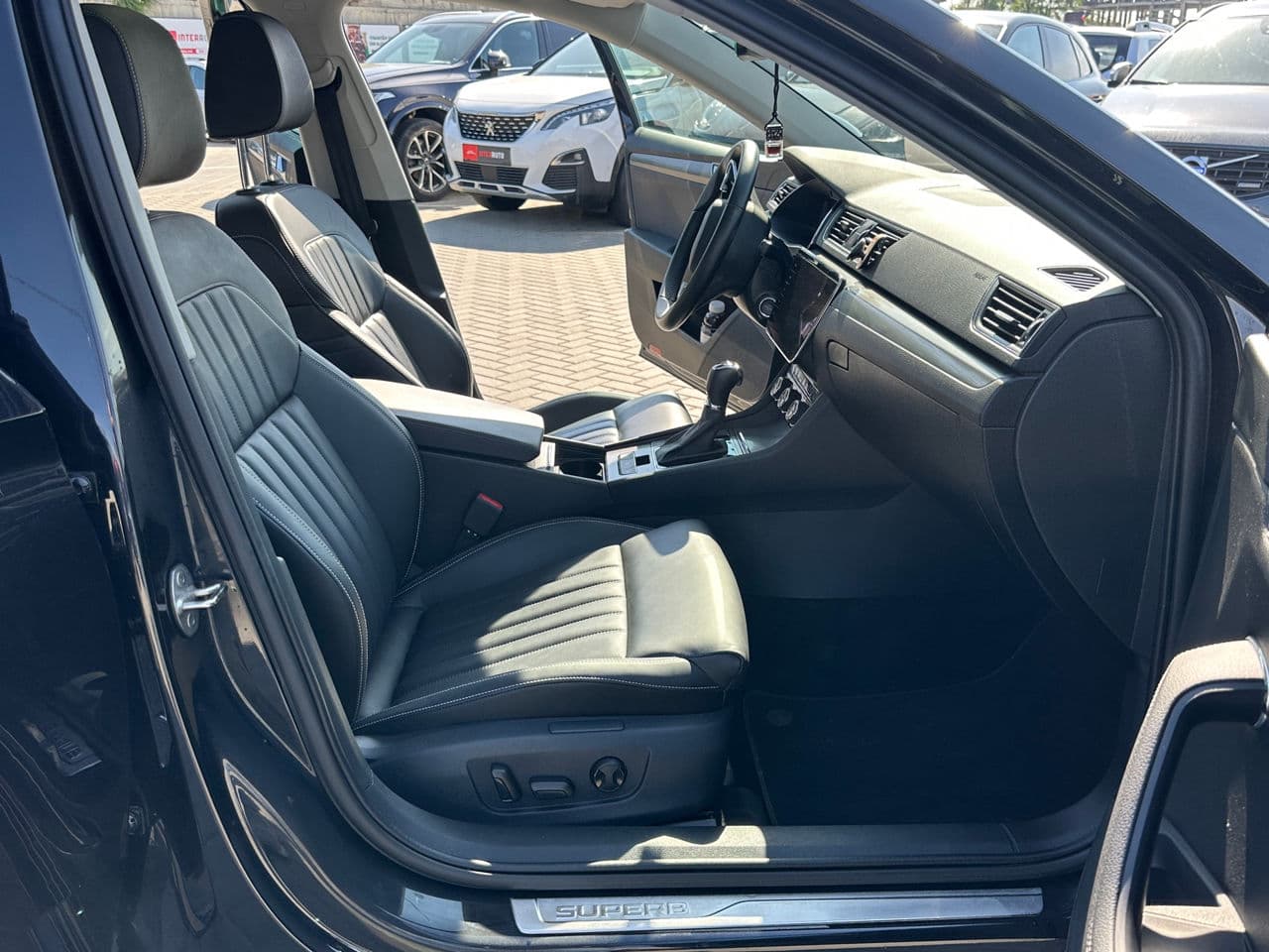 2022 Skoda Superb — Miniatură 18