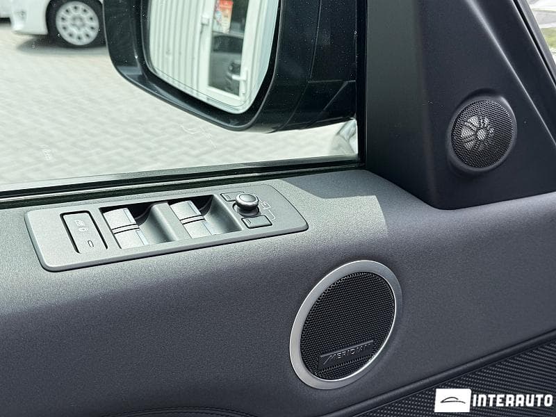 2017 Land Rover Discovery — Miniatură 18