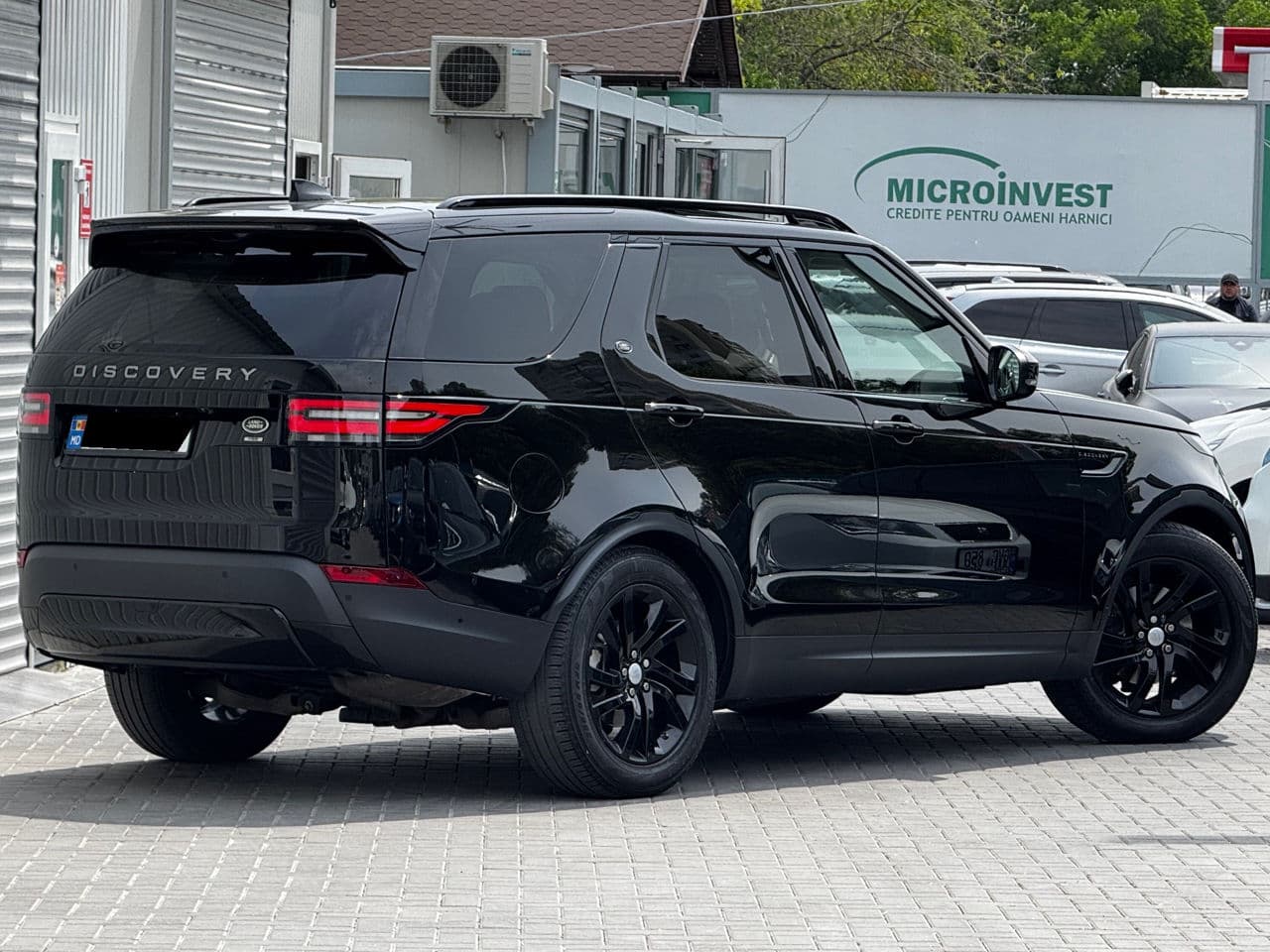 2017 Land Rover Discovery — Miniatură 2