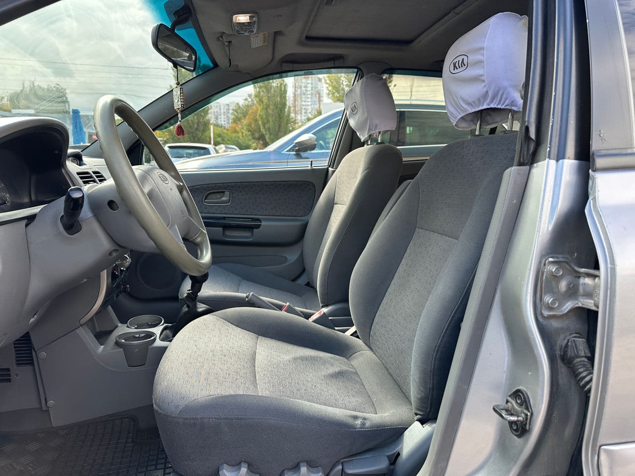 2004 Kia Rio — Miniatură 5