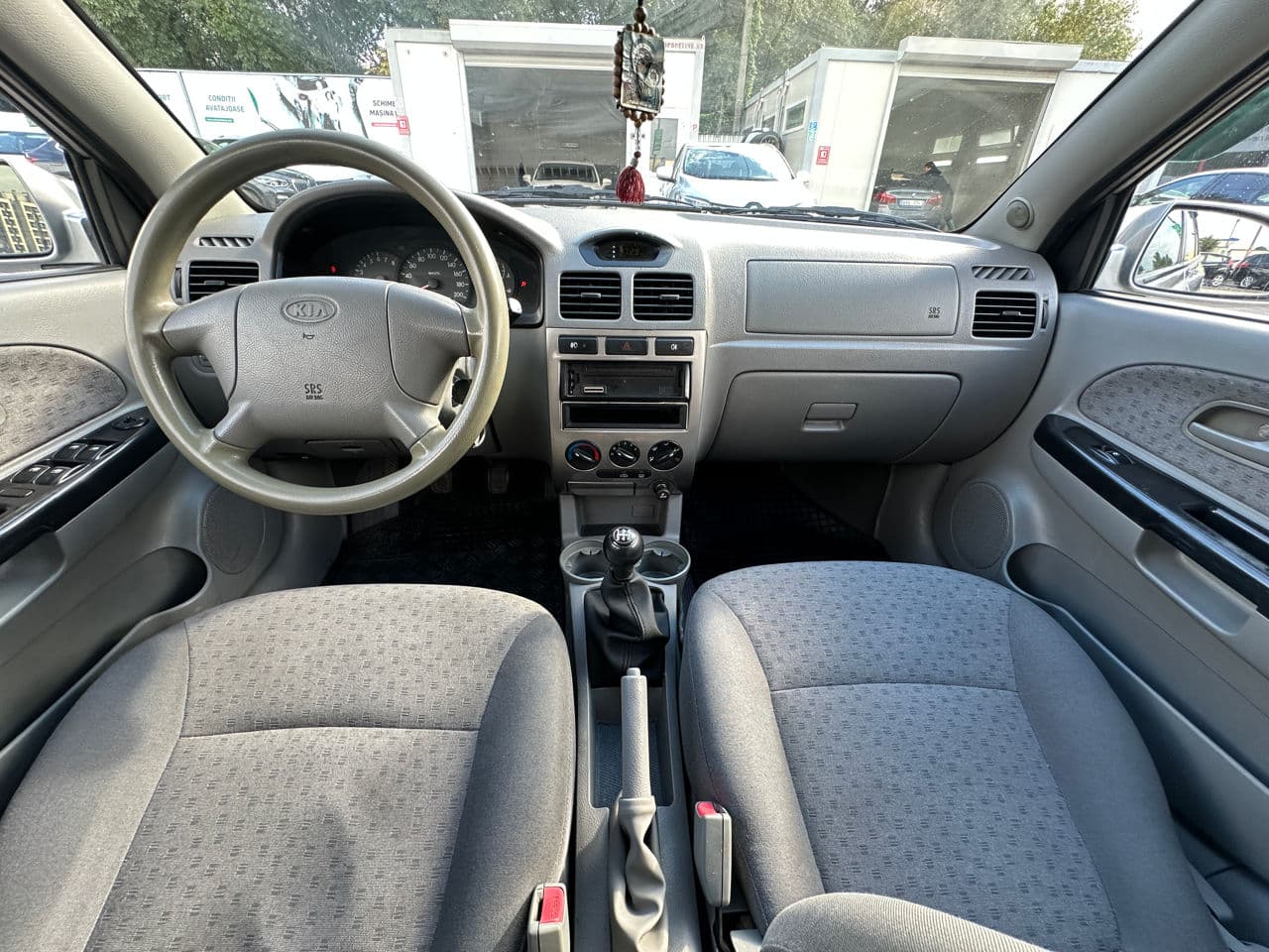 2004 Kia Rio — Miniatură 12