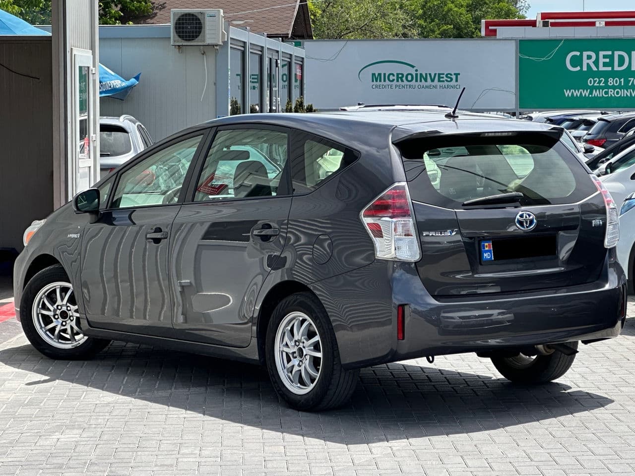 2017 Toyota Prius Plus / V — Miniatură 4