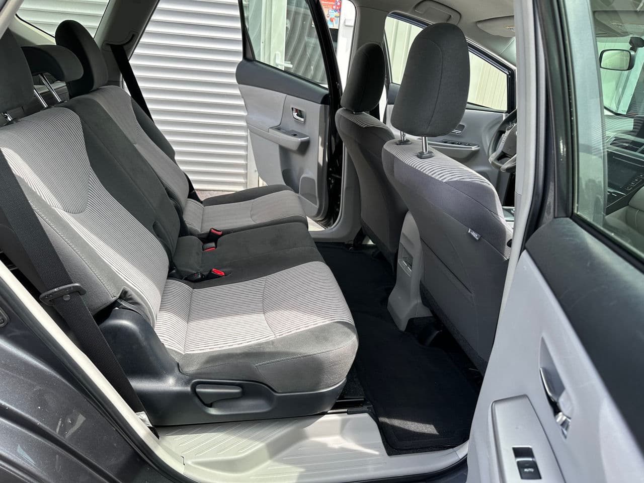 2017 Toyota Prius Plus / V — Miniatură 16
