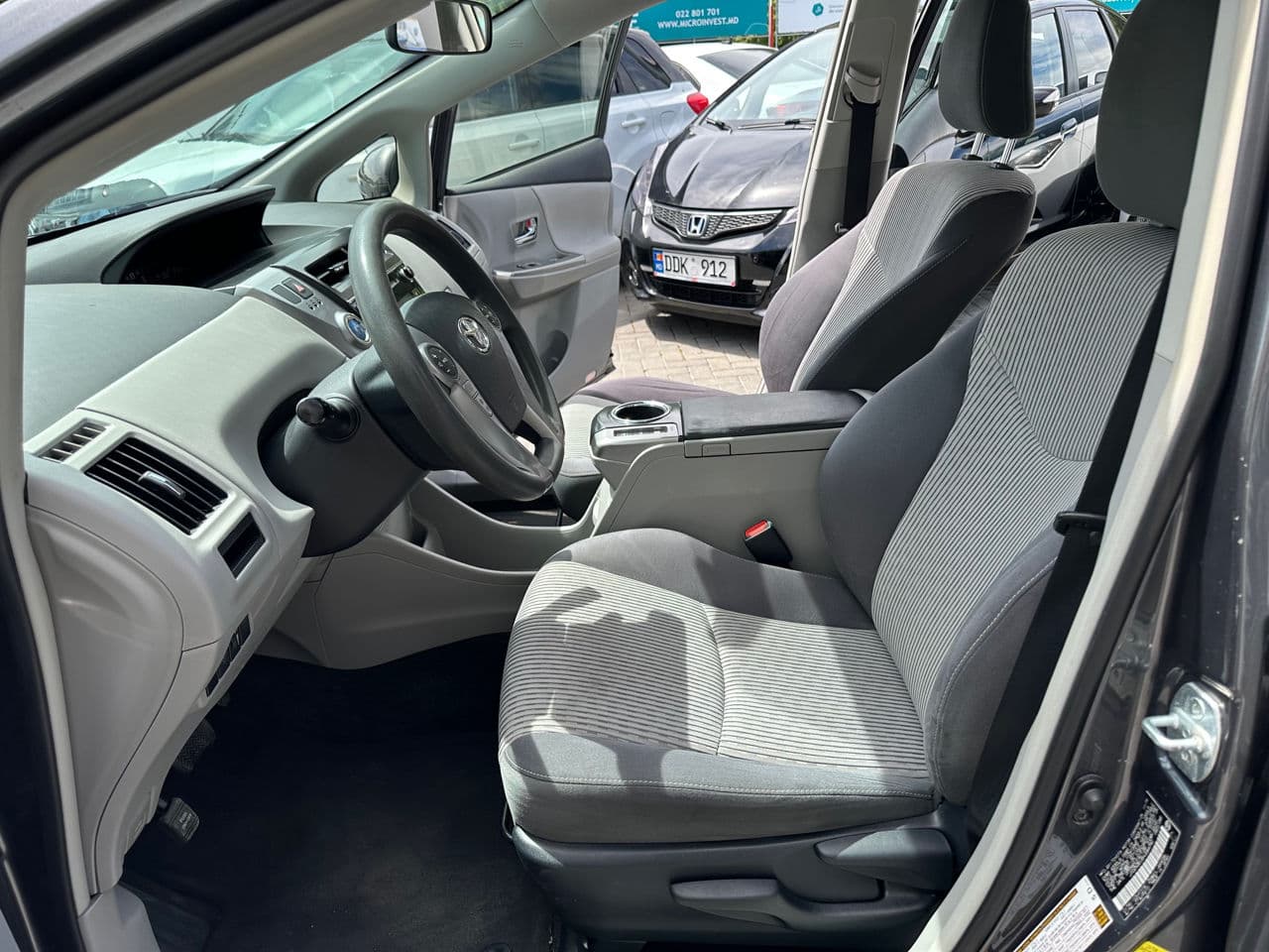 2017 Toyota Prius Plus / V — Miniatură 6