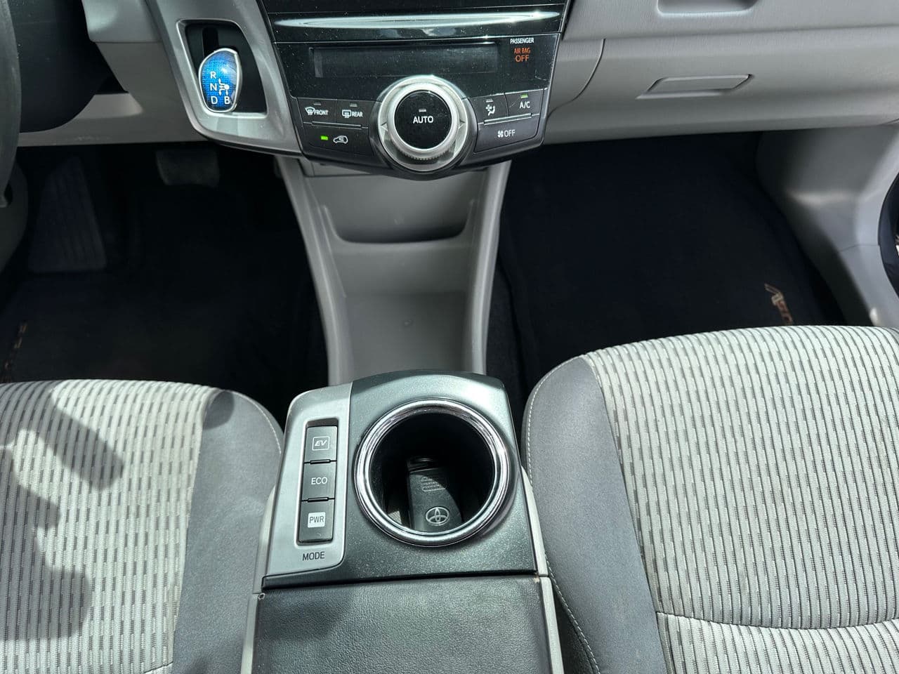 2017 Toyota Prius Plus / V — Miniatură 12
