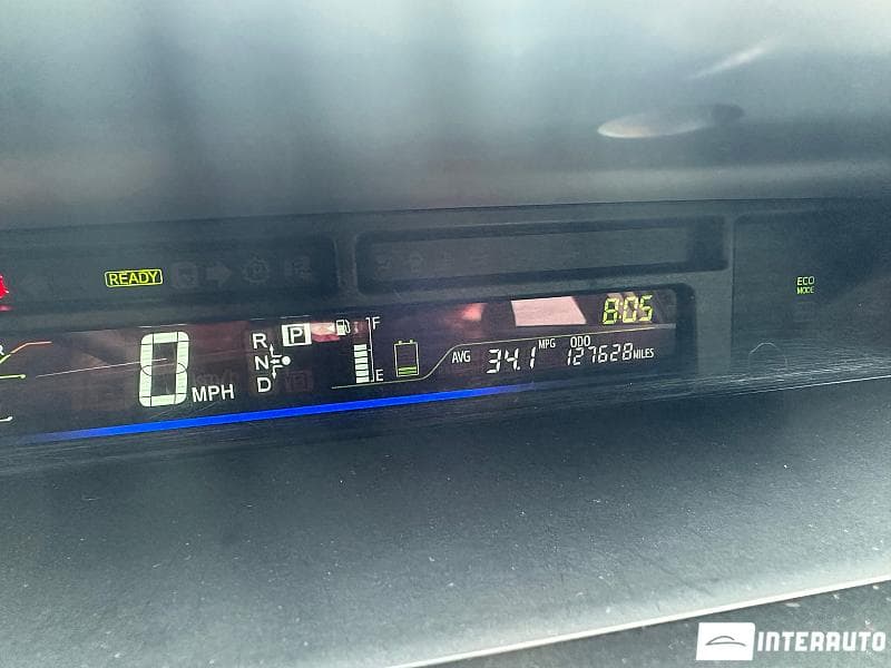2017 Toyota Prius Plus / V — Miniatură 9