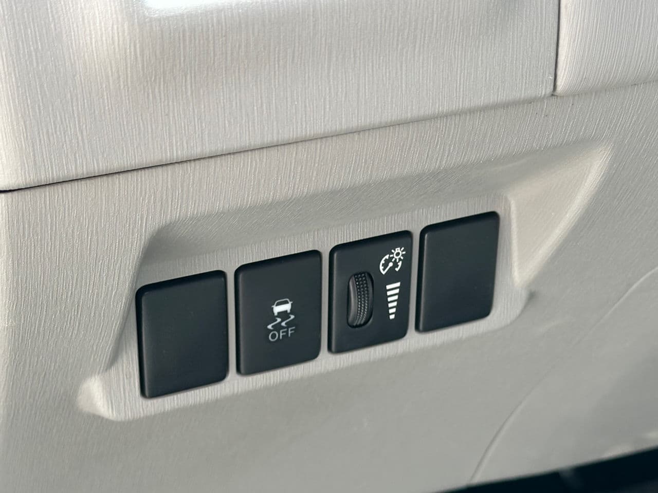 2017 Toyota Prius Plus / V — Miniatură 13