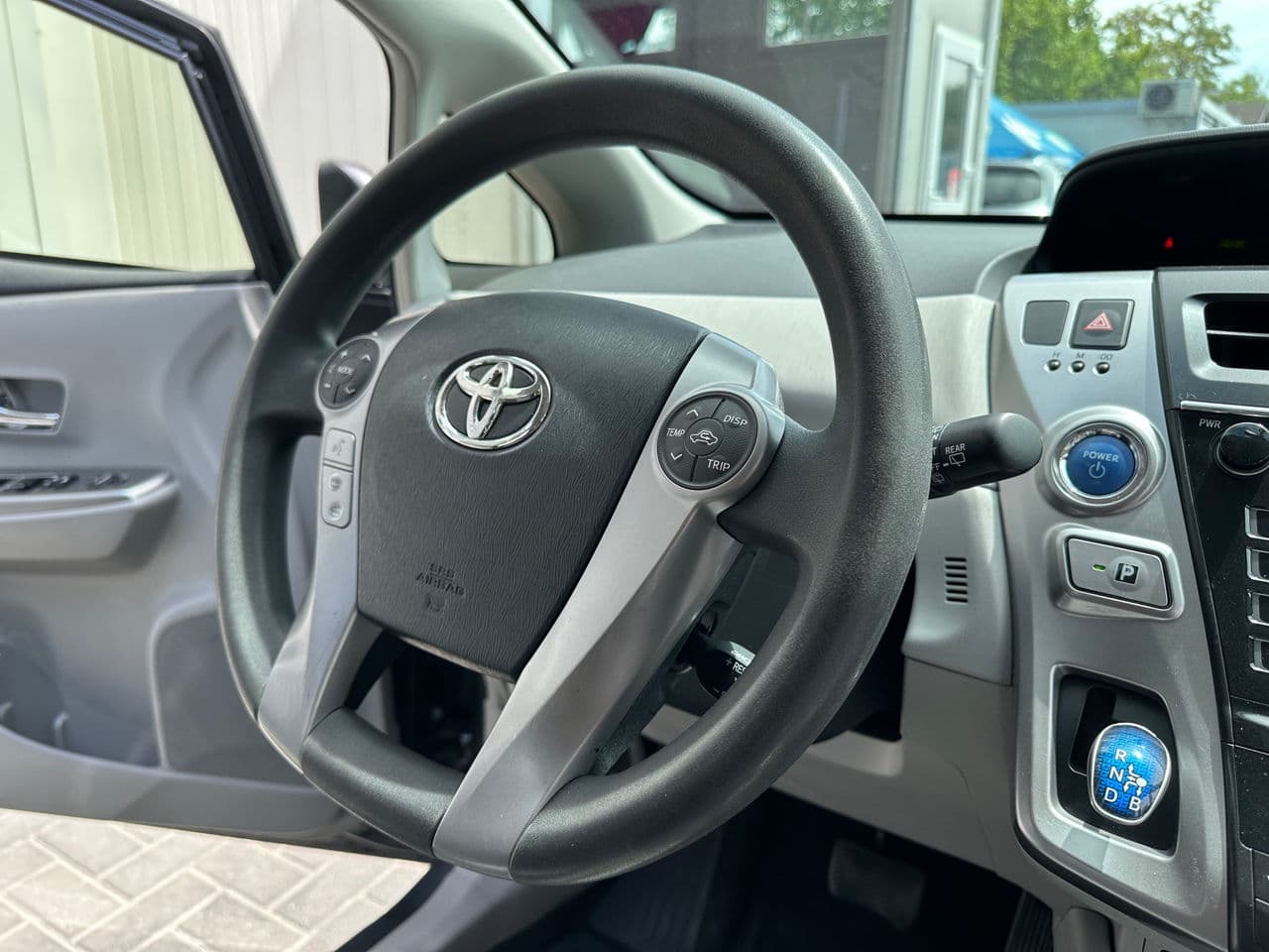 2017 Toyota Prius Plus / V — Miniatură 5