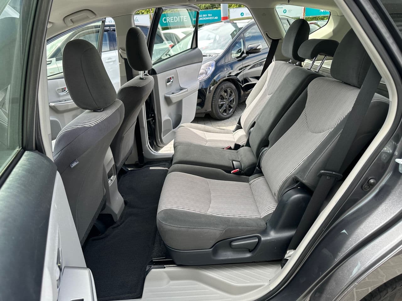 2017 Toyota Prius Plus / V — Miniatură 15
