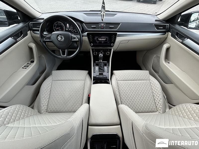 2017 Skoda Superb — Miniatură 8