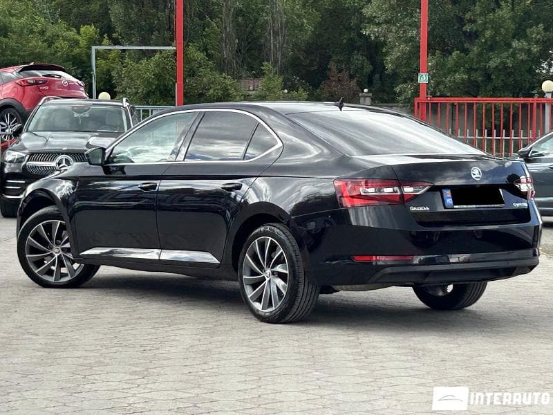 2017 Skoda Superb — Miniatură 2