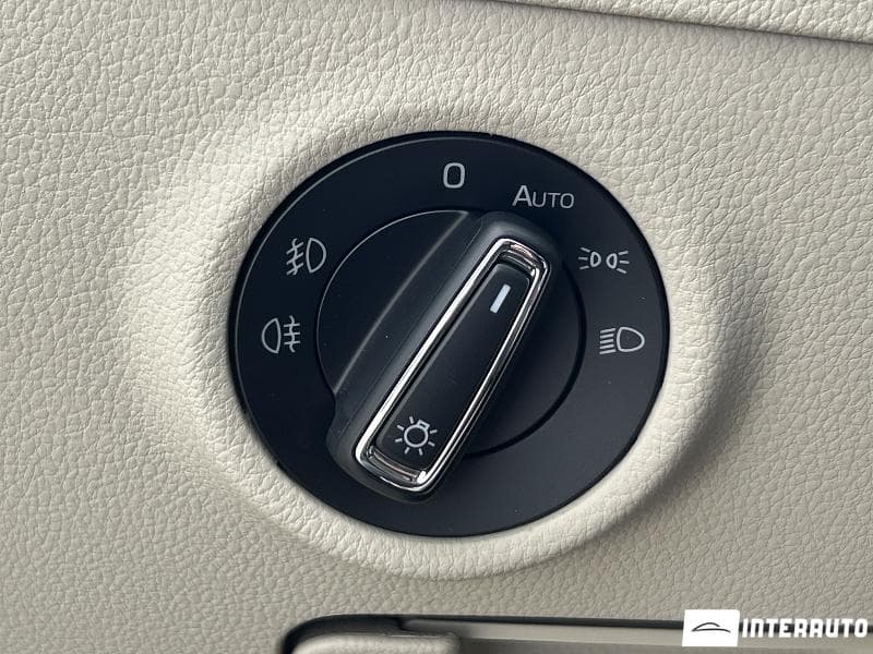 2017 Skoda Superb — Miniatură 10