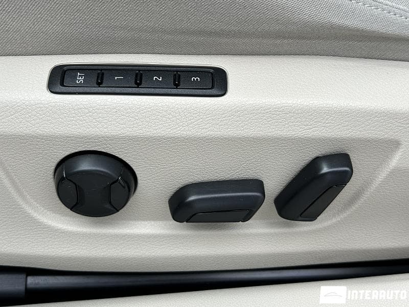 2017 Skoda Superb — Miniatură 16