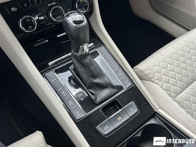 2017 Skoda Superb — Miniatură 14