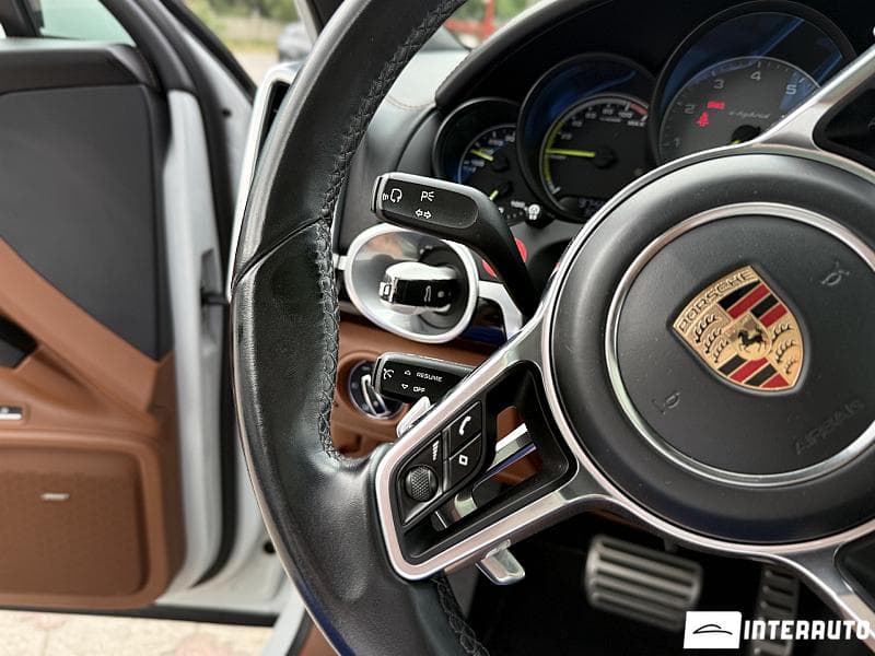 2017 Porsche Cayenne S Hybrid — Miniatură 14