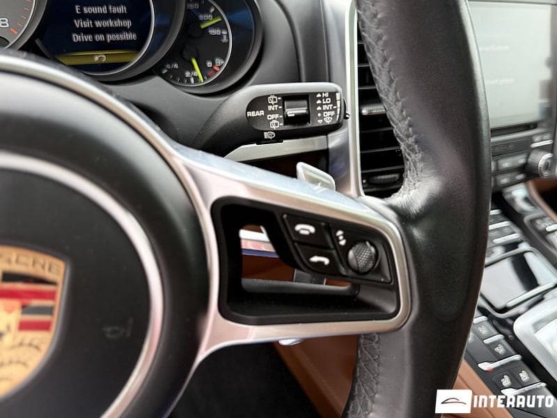 2017 Porsche Cayenne S Hybrid — Miniatură 15