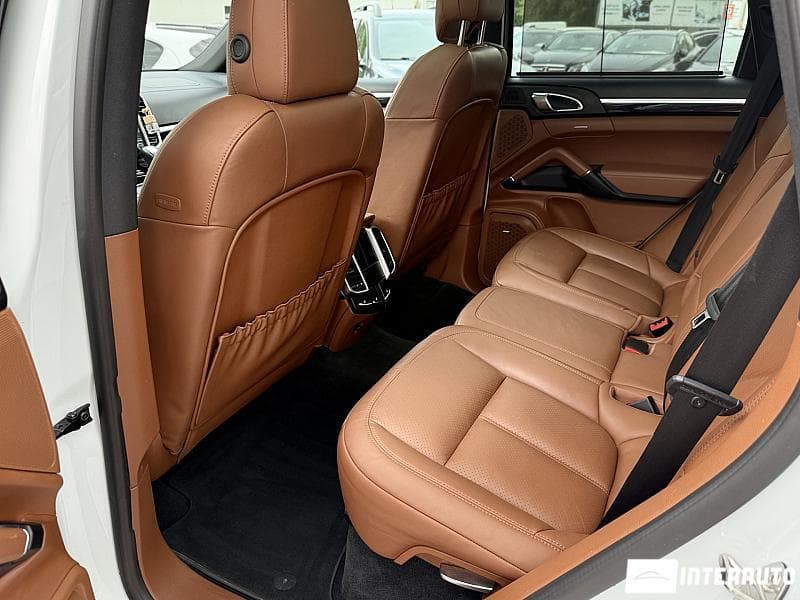 2017 Porsche Cayenne S Hybrid — Miniatură 20