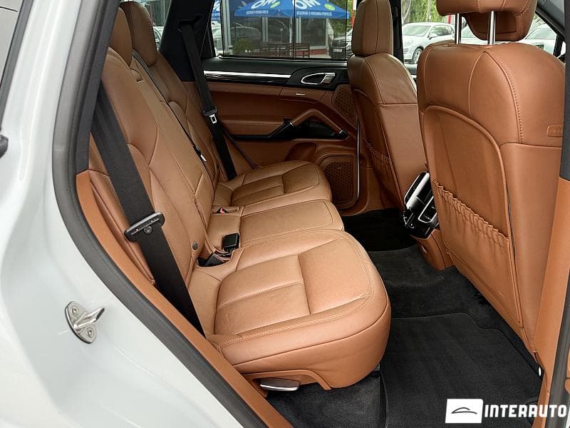 2017 Porsche Cayenne S Hybrid — Miniatură 21