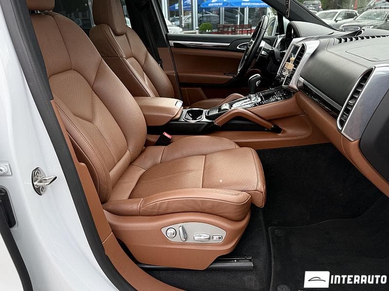 2017 Porsche Cayenne S Hybrid — Miniatură 19