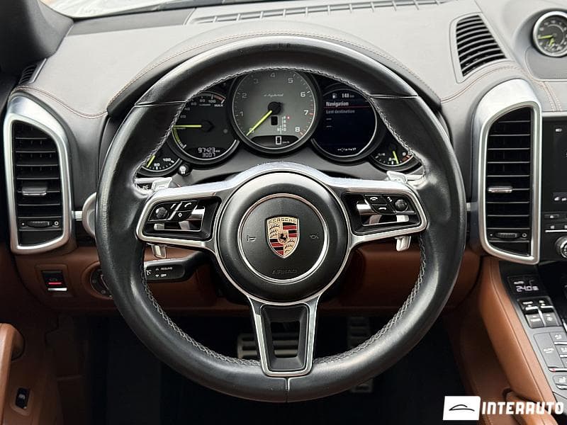2017 Porsche Cayenne S Hybrid — Miniatură 13