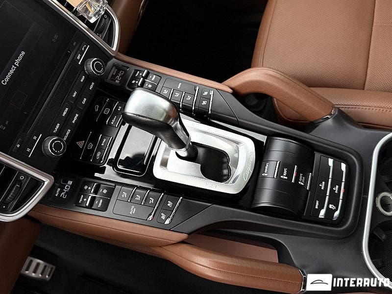 2017 Porsche Cayenne S Hybrid — Miniatură 18