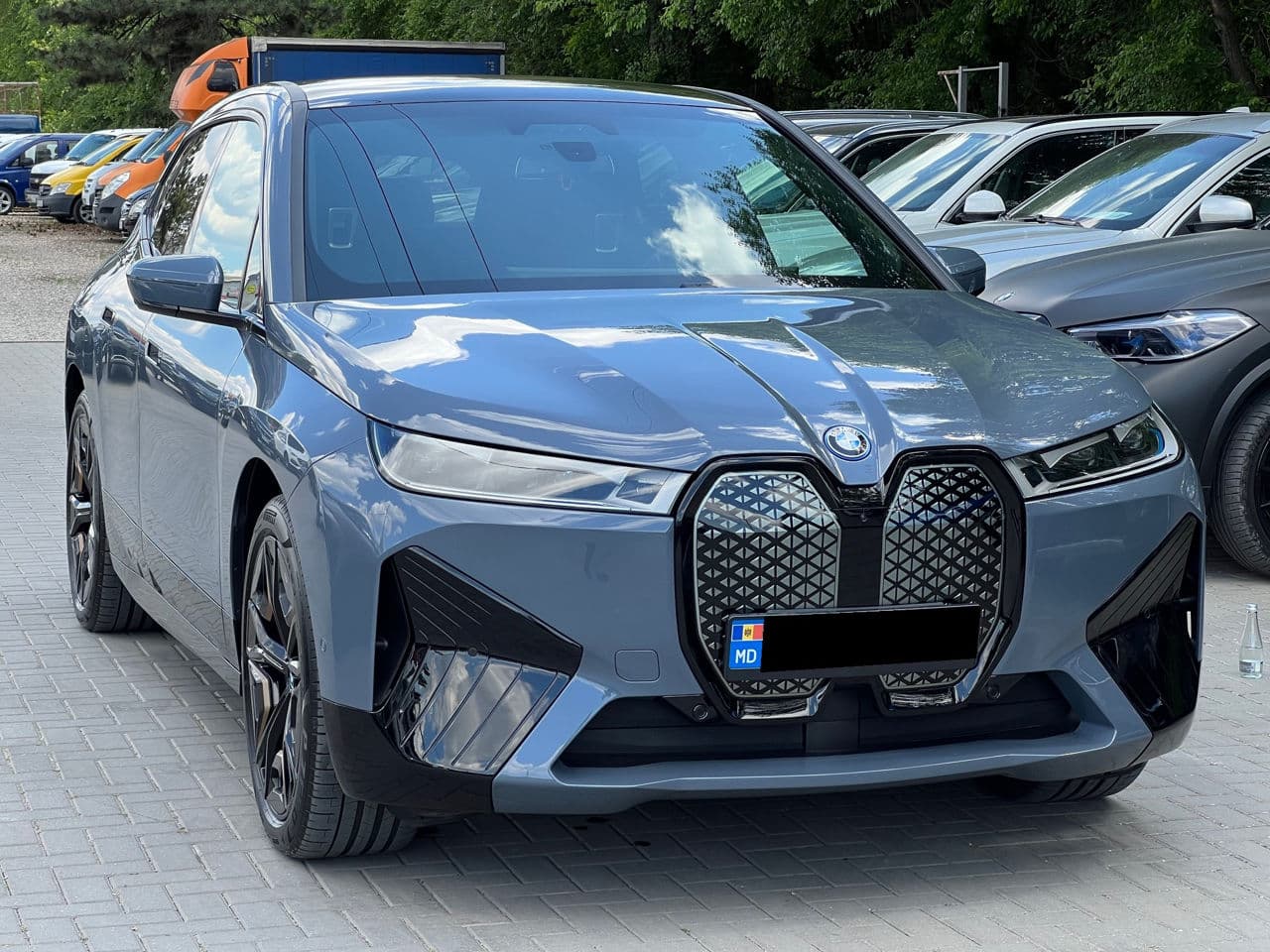 BMW iX M60 2022 — Миниатюра 3