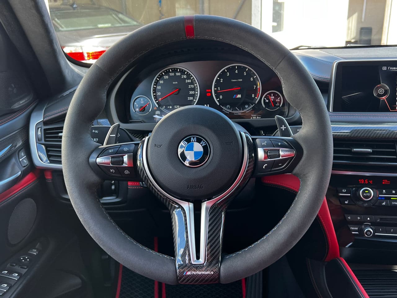 2015 BMW X6M — Miniatură 15
