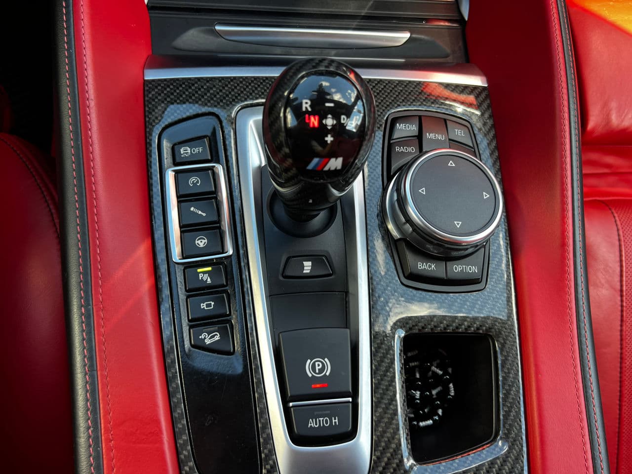 2015 BMW X6M — Miniatură 18