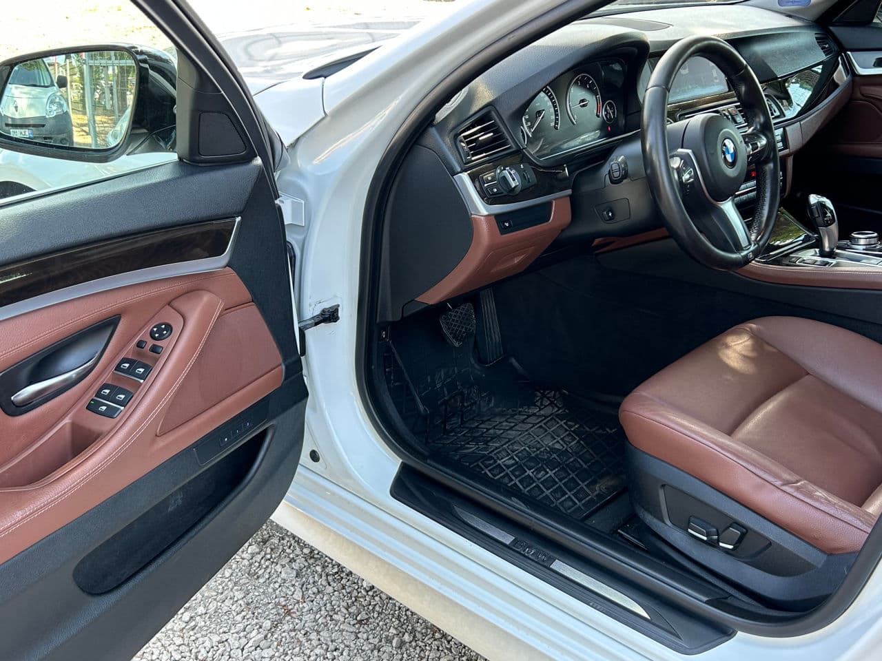 BMW 520 2012 — Миниатюра 6