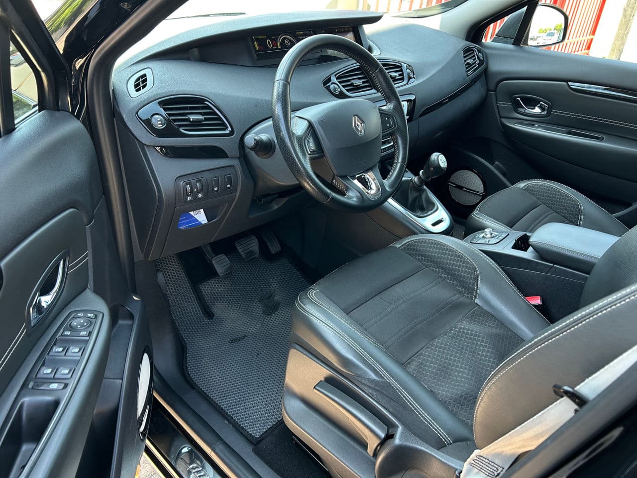 Renault Grand Scenic 2014 — Миниатюра 6