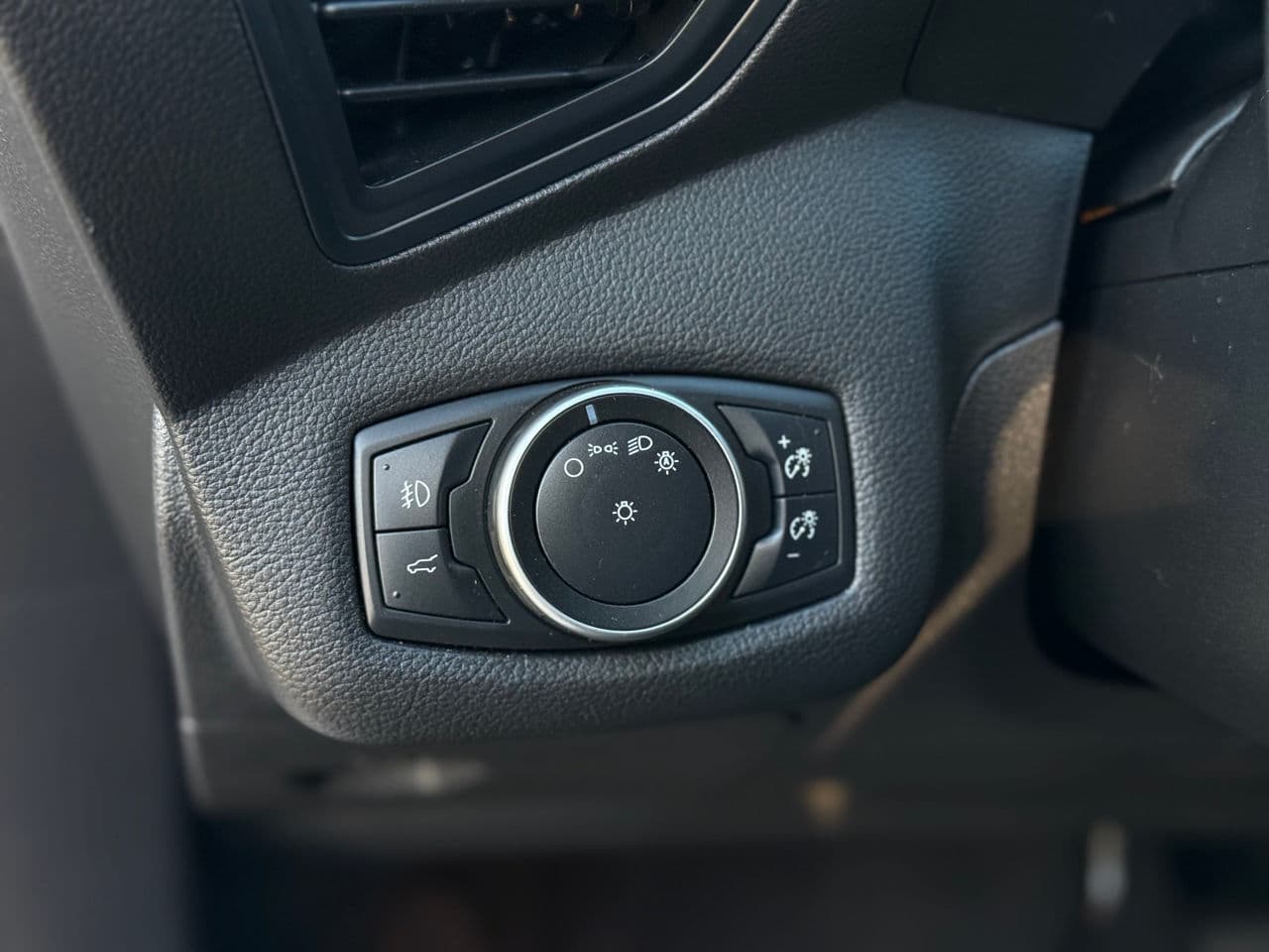 2018 Ford Escape — Miniatură 8