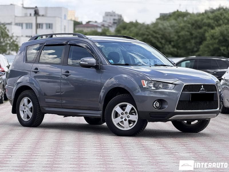 2011 Mitsubishi Outlander XL — Miniatură 4