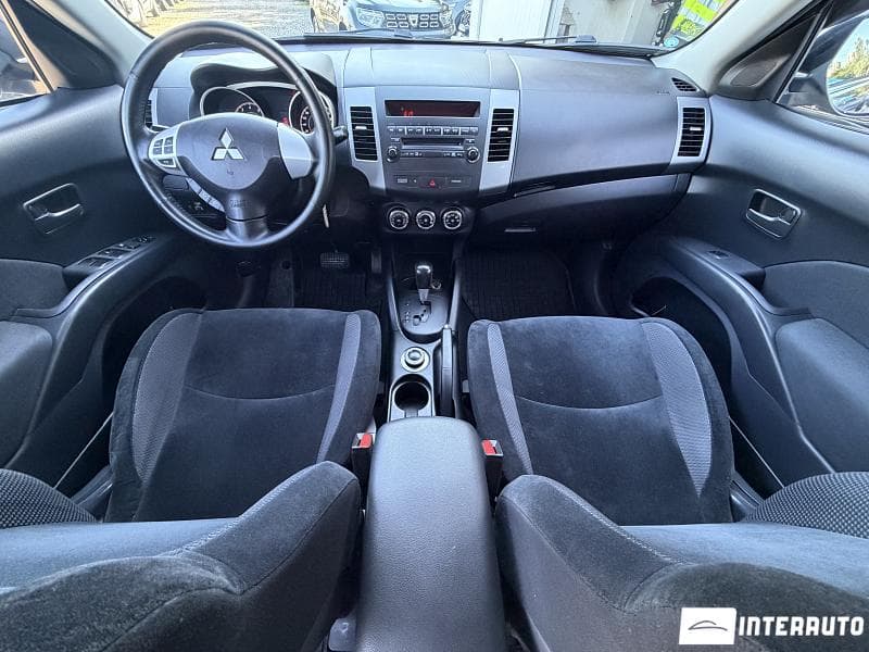 2011 Mitsubishi Outlander XL — Miniatură 8