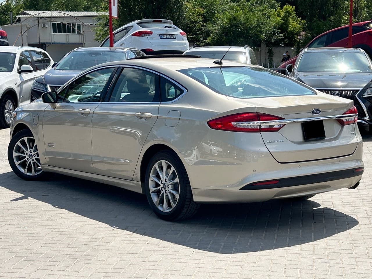 2017 Ford Fusion — Miniatură 2