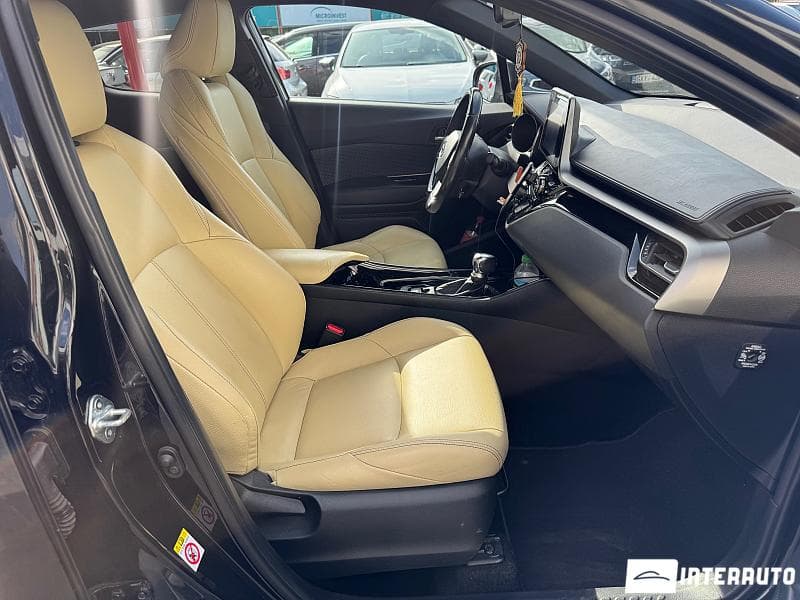 2019 Toyota C-HR — Miniatură 14