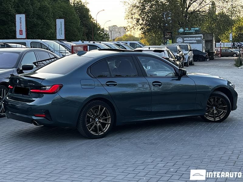 2019 BMW 330E — Miniatură 3