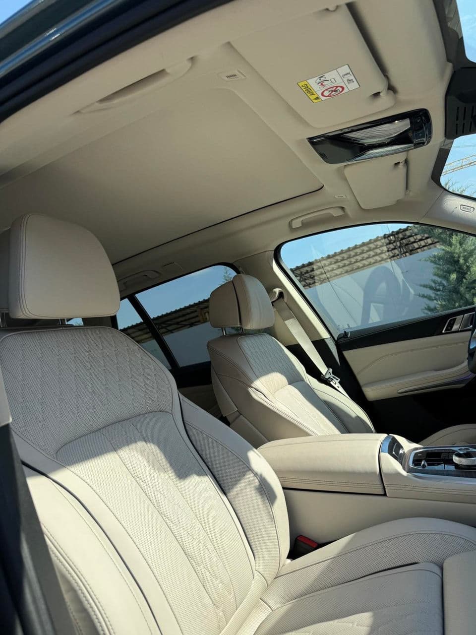 2023 BMW X5 5.0e — Miniatură 10
