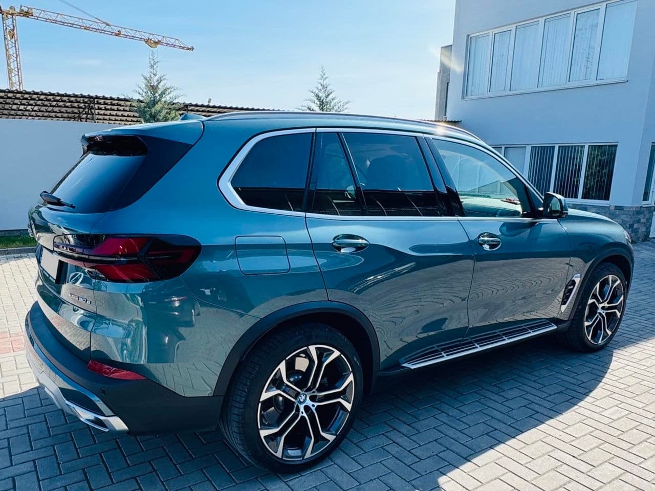 2023 BMW X5 5.0e — Miniatură 3
