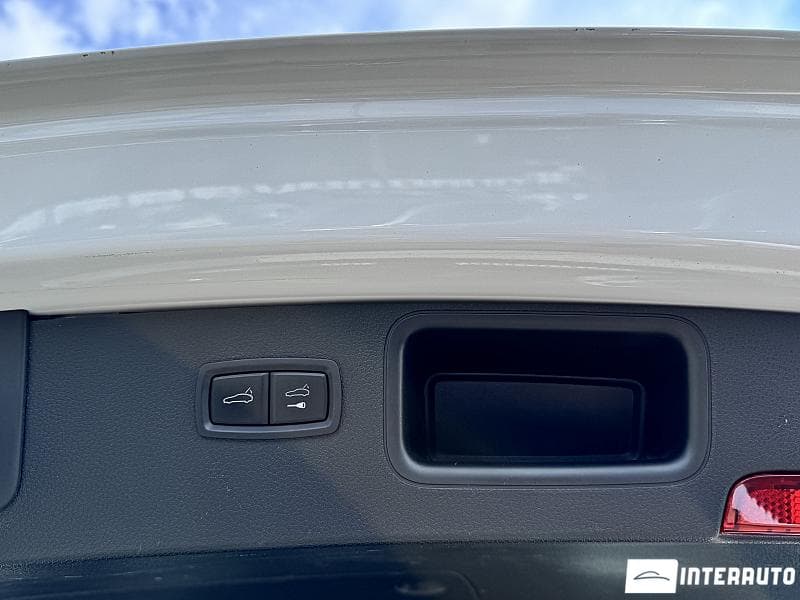 2016 Porsche Macan — Miniatură 26