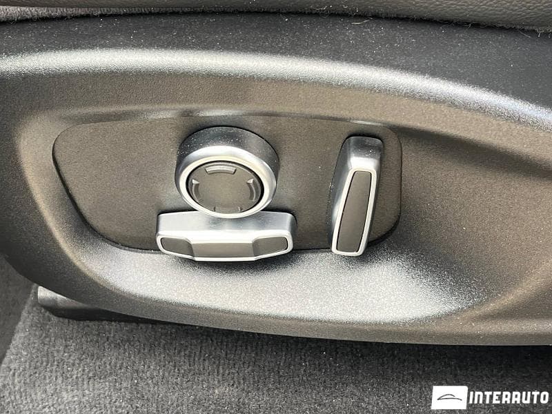 2019 Jaguar F-Pace — Miniatură 19