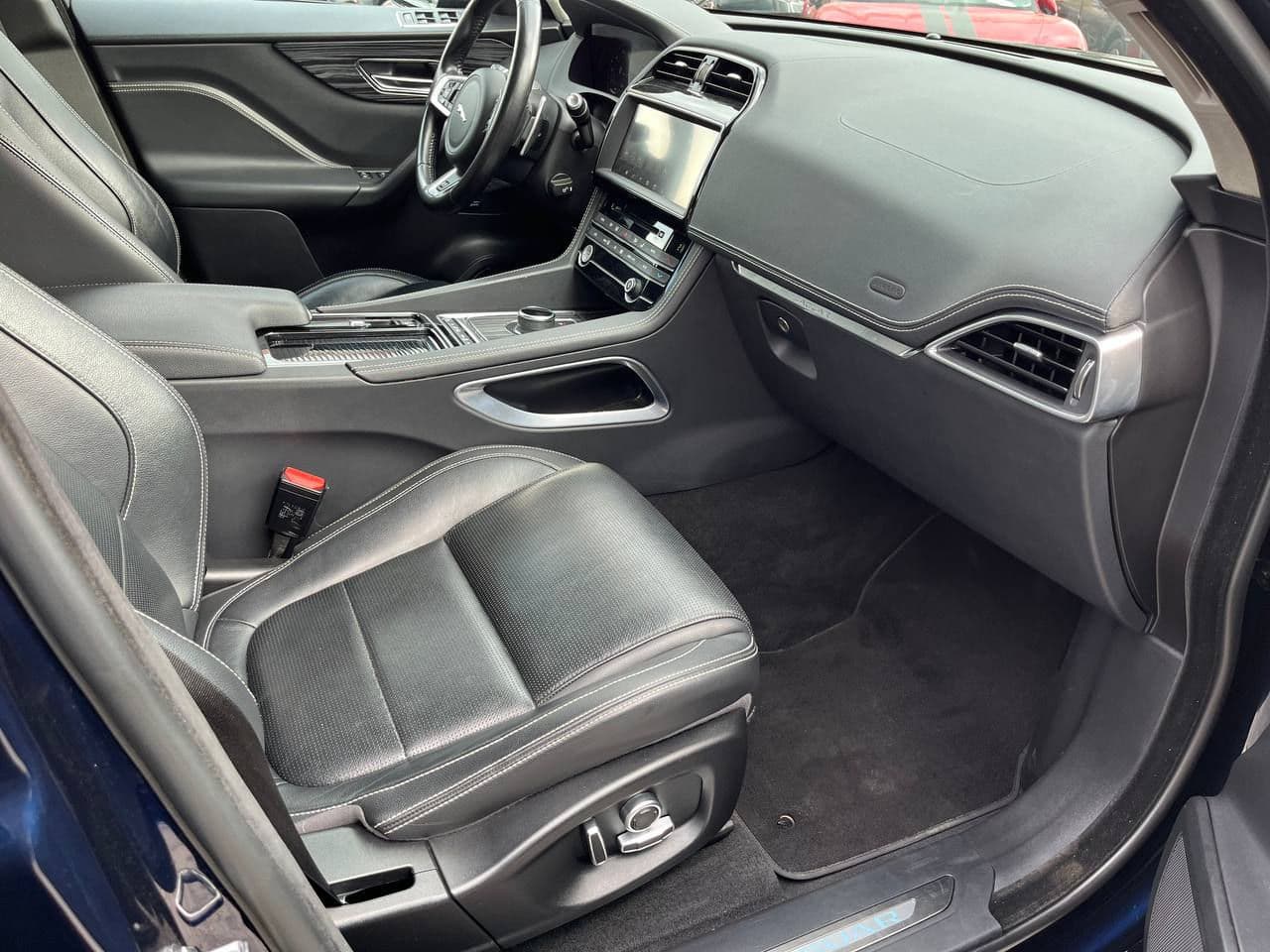 2019 Jaguar F-Pace — Miniatură 8