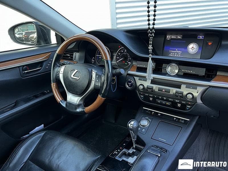 2015 Lexus ES 300h — Miniatură 6