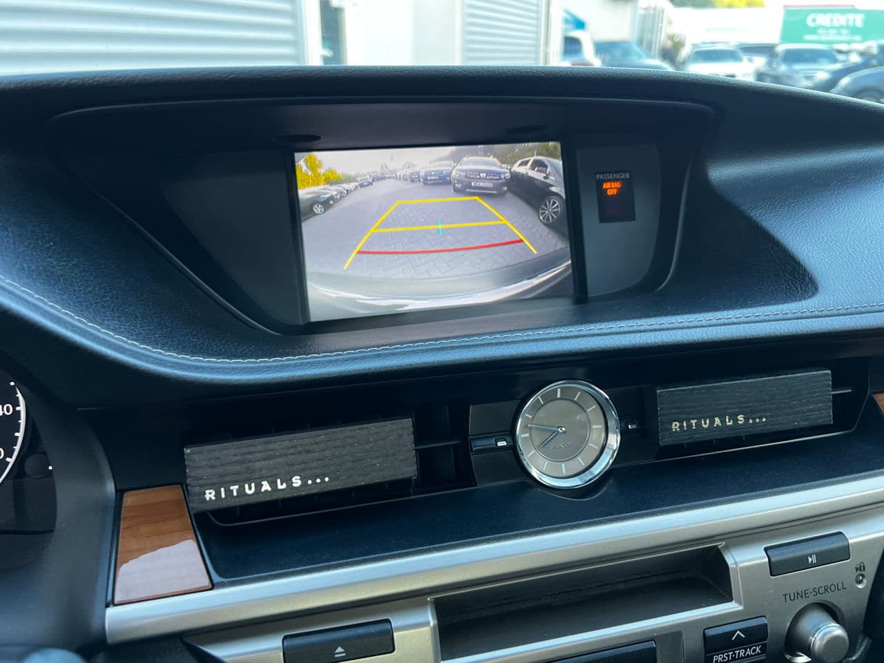 2015 Lexus ES 300h — Miniatură 11