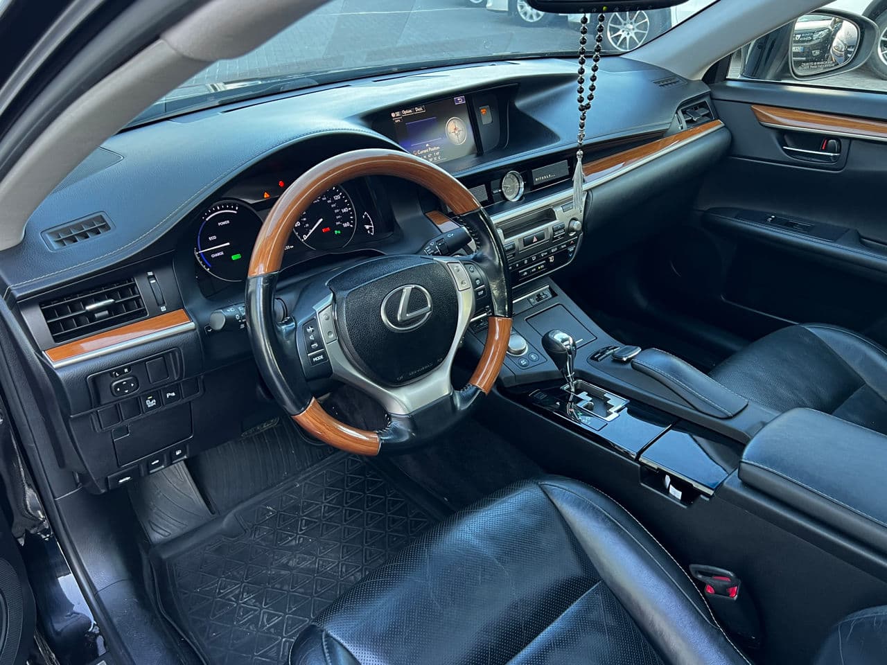 2015 Lexus ES 300h — Miniatură 5