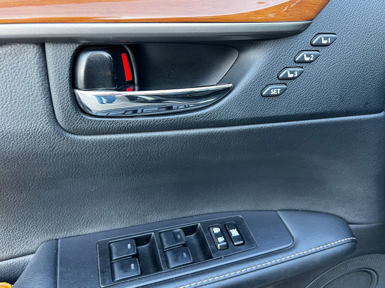 2015 Lexus ES 300h — Miniatură 16