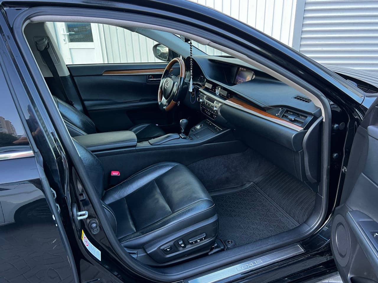 2015 Lexus ES 300h — Miniatură 7